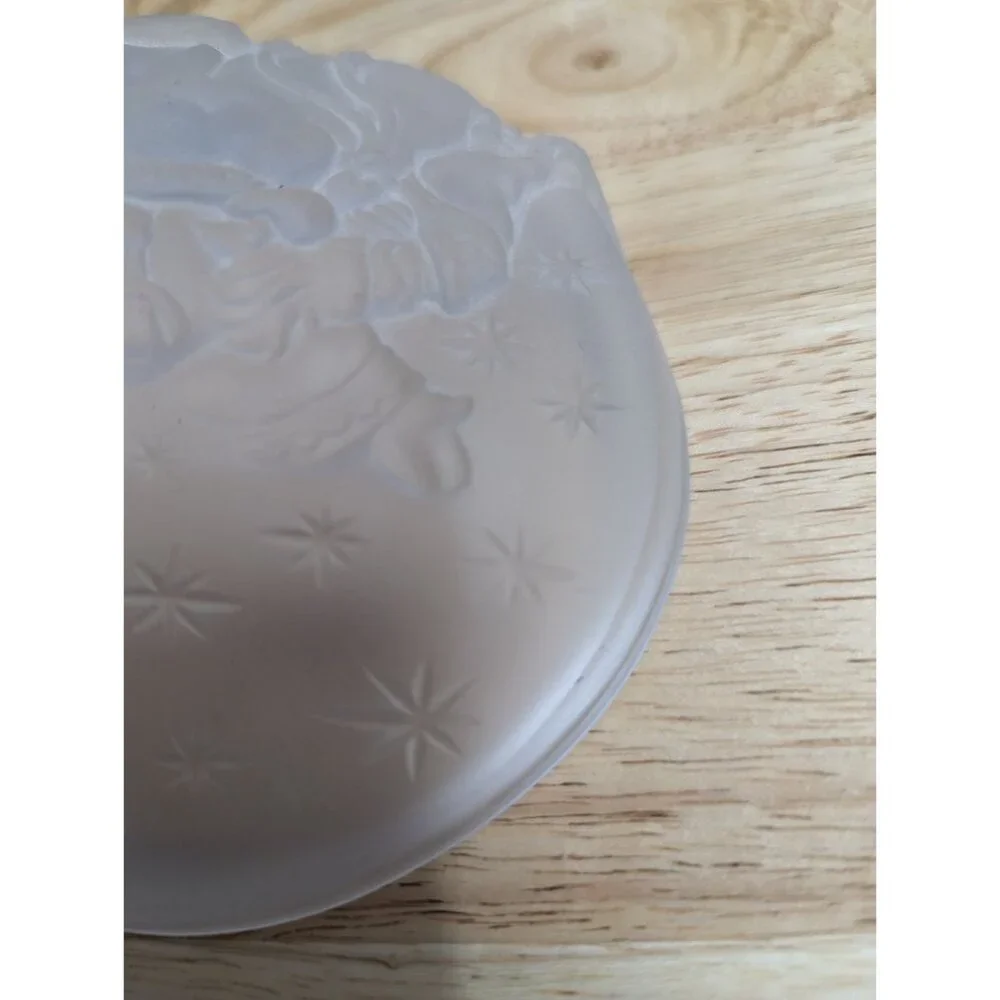 Luminarc France for Avon St Nicholas Santa frosted glass tealight‎ decor 5 inch